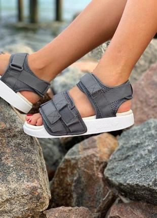 Сандалі adidas sandals grey літнє взуття босоніжки адідас сірі з білою підошвою9 фото