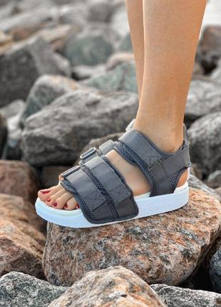 Сандали adidas sandals grey летняя обувь босоножки адидас серые с белой подошвой10 фото