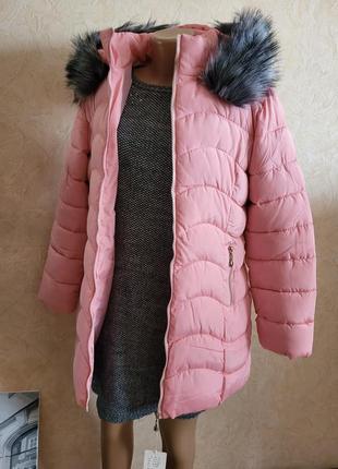 Дуже гарна пудрова подовжена куртка, пуховик, пальто рожеве2 фото