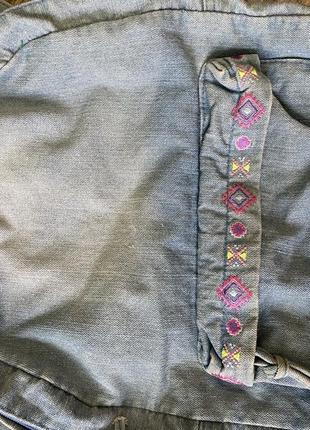 Рюкзак із джинсу з вишивкою3 фото