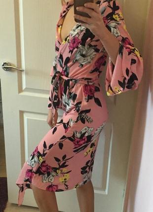 Платье летнее розовое с цветами, цветочный принт, рюши, асимметрия, на запах, xs-s3 фото