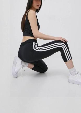 Леггинсы из коллекции adidas.