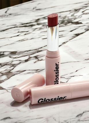 Бальзамна зволожуюча помада блиск бальзам glossier ultralip high shine lipstick with hyaluronic acid1 фото