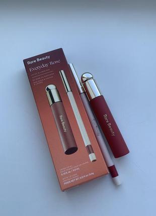 Лімітований набір продуктів для губ rare beauty everyday rose lip oil & lip liner duo