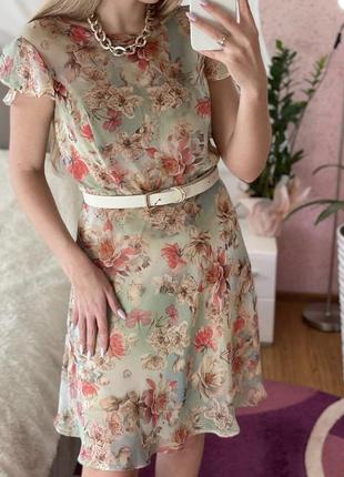 Красивое шифоновое платье в нежный цветочный принт1 фото