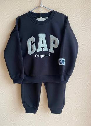 Теплый костюм на флисе, от бренда gap, для мальчиков