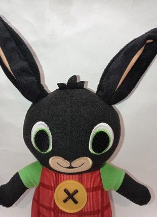 Мягкая озвученная игрушка зайчик кролик бинг bing fisher price mattel2 фото