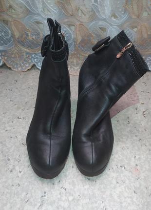 Сапожки сапоги итальянские демисезонные ботинки на каблуке со стразами с бантом vera gomma2 фото