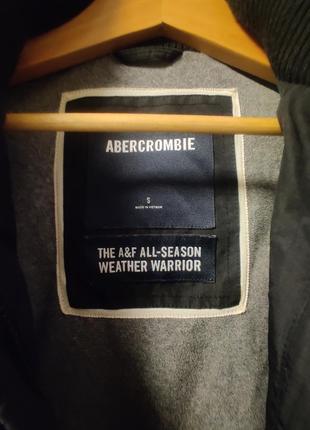 Демісезонна куртка abercrombie розмір s2 фото