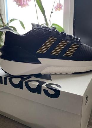 Нові кросівки adidas з бірками