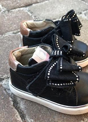 Демисезонные ботинки внутри кожа 11 см стелька