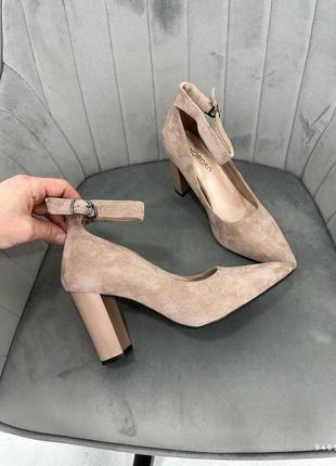 Женские туфли на каблуке с ремешком9 фото