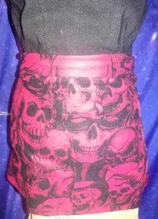 Мягкая неформальная готическая мини юбка с черепами queen of darkness5 фото