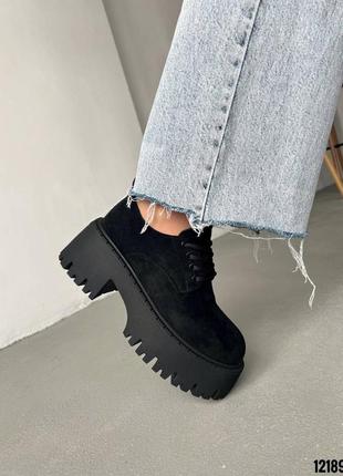 Черные замшевые туфли оксфорды на шнурках шнуровке высокой подошве платформе