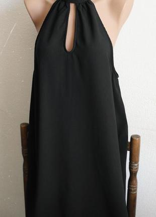 Вечернее чёрное маленькое платье глубокое декольте мини с нашейником4 фото