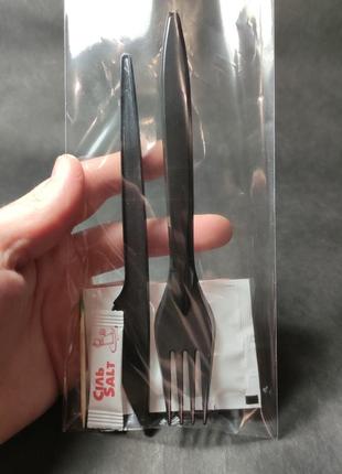 Одноразовый набор lux (вилка + нож + влажная салфетка + зубочистка + соль) в индивидуальной упаковке