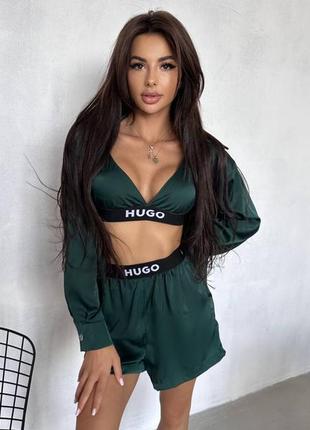 Женский атласный темно зеленый пижамный комплект с шортами в стиле hugo