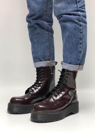 Жіночі черевики dr. martens jadon rainbow patent бордового кольору (доктор мартінс жадон бордові)7 фото