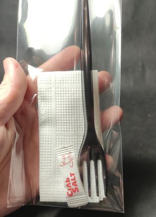 Набор столовых приборов одноразовый (вилка + салфетка + соль) в индивидуальной упаковке