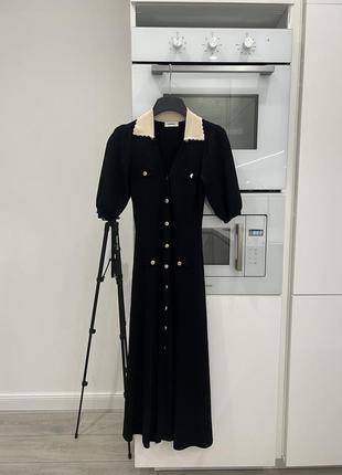 Сукня у стилі sandro paris чорне з білим комірцем