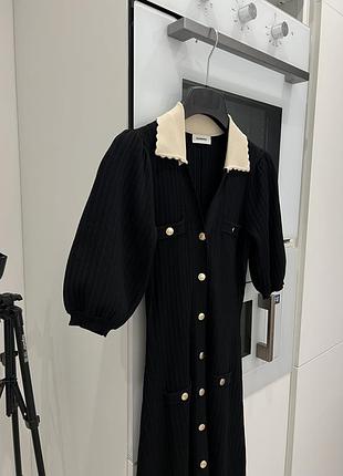 Сукня у стилі sandro paris чорне з білим комірцем