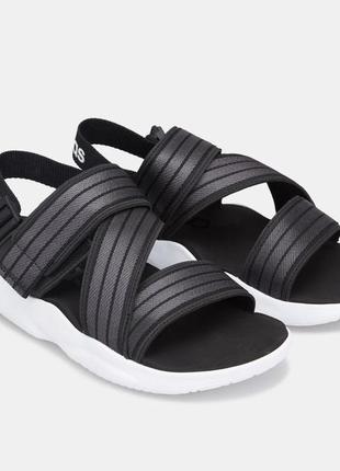 Женские спортивные босоножки adidas. оригинал. новые.