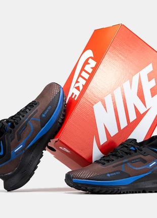 Мужские кроссовки коричневые с синим в сжатые nike pegasus trail 4 gore-tex