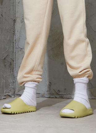 Шльопанці на гумовій ребристій підошві кольору хакі 37 prettylittlething