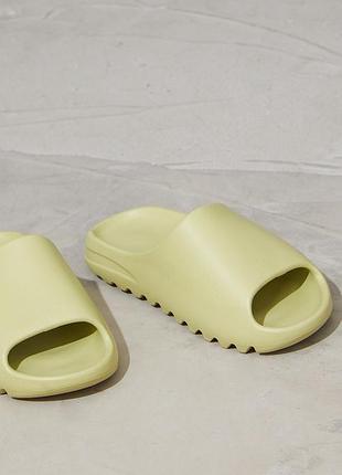 Шльопанці на гумовій ребристій підошві кольору хакі 37 prettylittlething