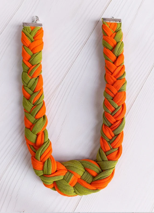 Оливково-оранжеве текстильне намисто3 фото