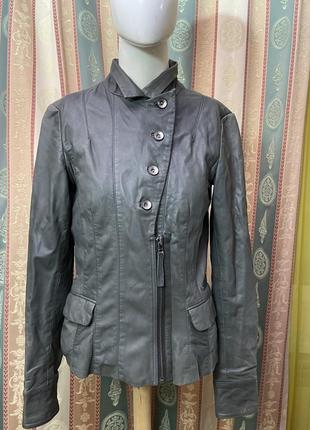 Кожаная итальянская куртка fornarina в ретро стиле