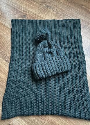 Зеленый вязаный шарф с шапкой, шарф хомут, теплый шарф, шапка вязаная зимняя7 фото
