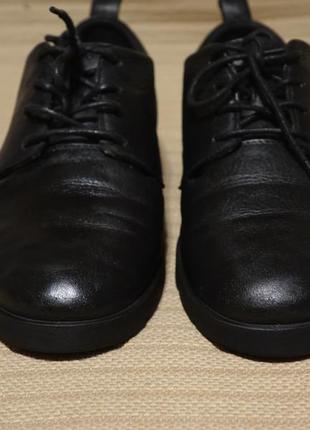Легкі фірмові кросівки з натуральної шкіри чорного кольору eco данія 40 р.(26 см.)2 фото