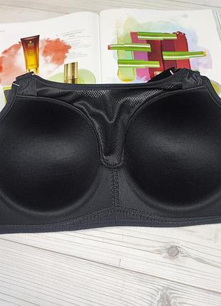 Спортивний бюстгальтер triumph triaction magic motion pro mwp