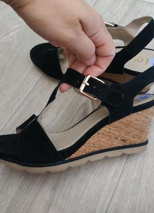 Босоножки р.39 кожа
