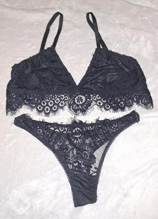 Комплект нижнего белья из кружева