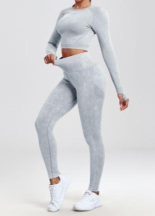 Комплект топ и лосины с эффектом пуш-ап