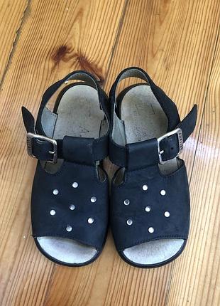 Кожаные босоножки 4