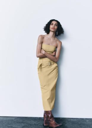 Горчичное платье без бретелек zara