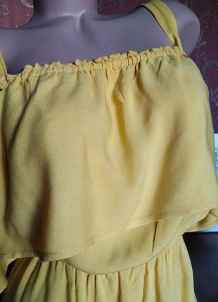 Коротка жовта літня сукня з оборкою від mango3 фото