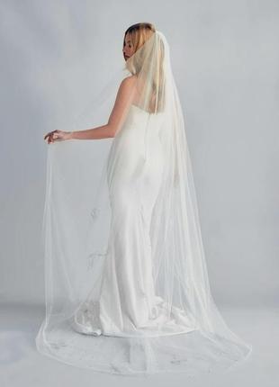 Весільна фата з перлинами та листочками