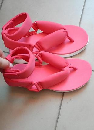 Стильные босоножки fitflop р.37 спортивные босоніжки6 фото