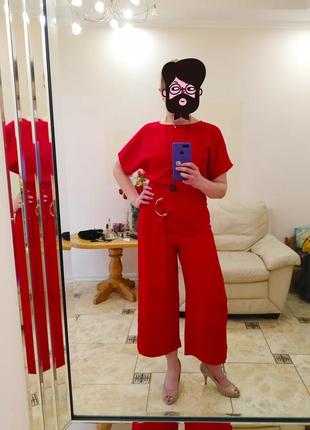 Красивый комбинезон.