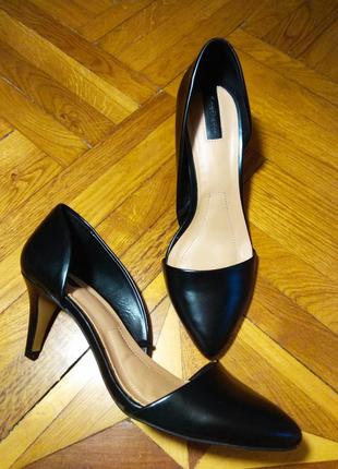 Черные туфли stradivarius на удобном каблуке9 фото