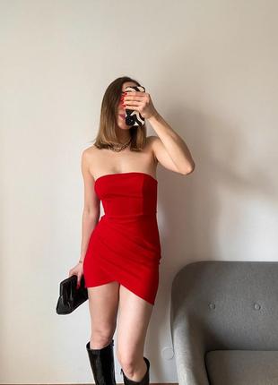 Коктейльное платье мини красного цвета3 фото