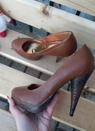 Элегантные золотистые туфли на каблуке h&amp;m5 фото