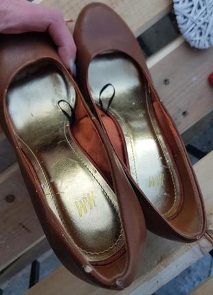 Элегантные золотистые туфли на каблуке h&amp;m2 фото