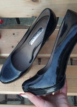 Лаковые классические туфли tamaris3 фото