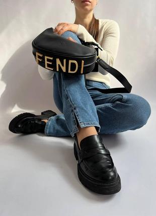 Женская сумка из эко-кожи fendi hobo фенди черная молодежная, брендовая сумка через плечо4 фото