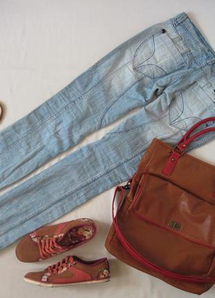 Голубые джинсы прямой крой 6